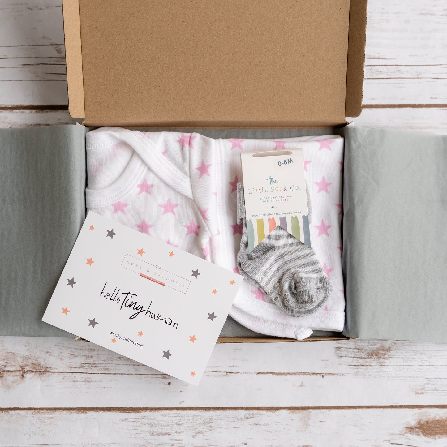 Letter Box Gift Set 0-6 months - Socks, Bib, Vest(3-6 months)